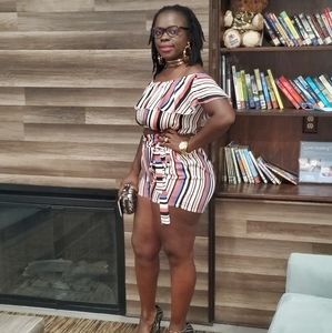 Meet your Posher, Adjoa